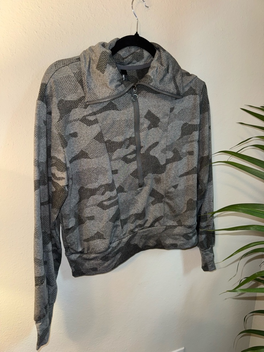 Mondetta Men's Gray Camouflage Half-Zip Hoodie Sweater